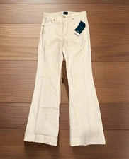 Jag Kait Mid Rise Flare White Jeans Denim Women's Size 6 NWT $78