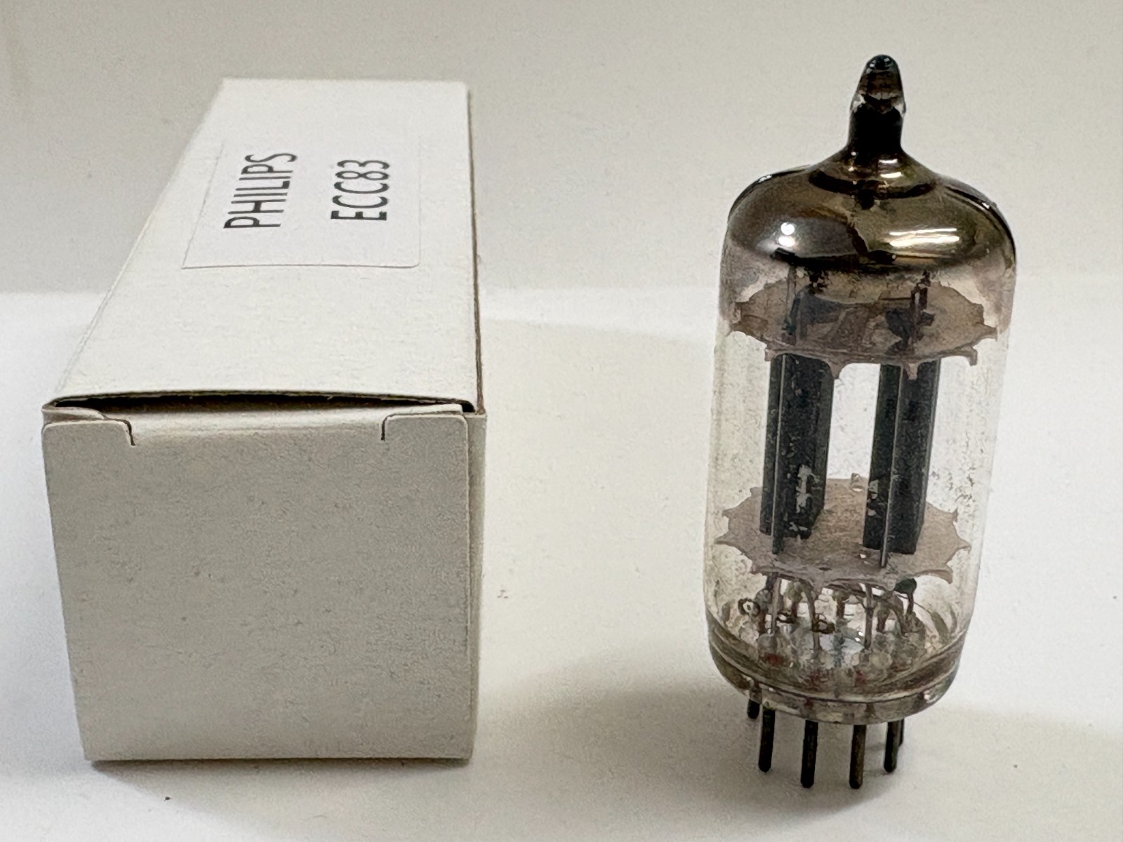 1pcs – PHILIPS ECC83 Vacuum Tube – Likely NOS, No Box, Print Worn (B26-1-07)