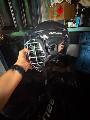 Bauer RE-AKT 55 Ice Hockey Helmet Black Small w/ Full Face Cage, CE/HECC