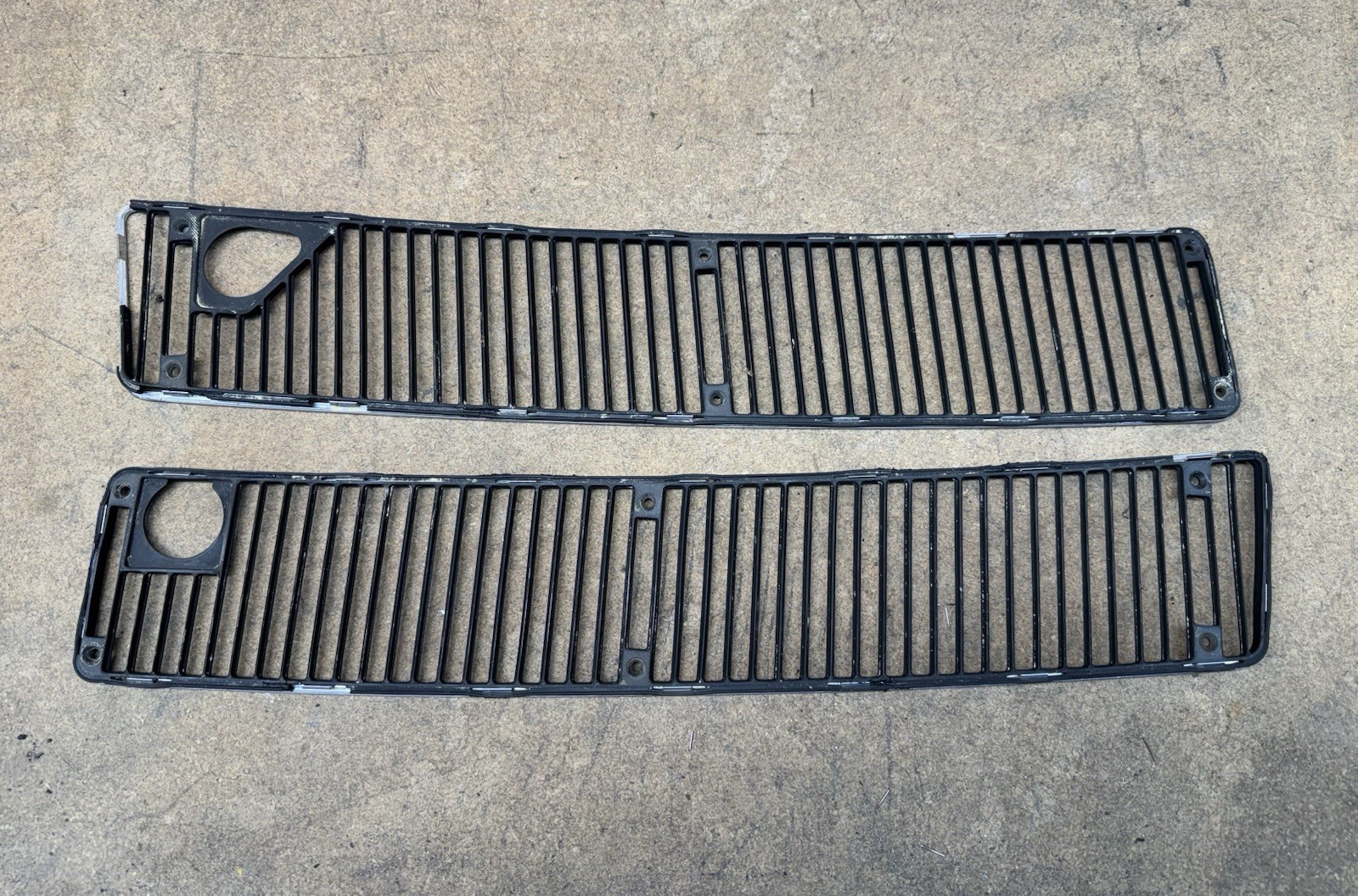 1981-1990 Rolls Royce Silver Spur Spirit Bentley Wiper Arm Air Cowl Vent Set MY