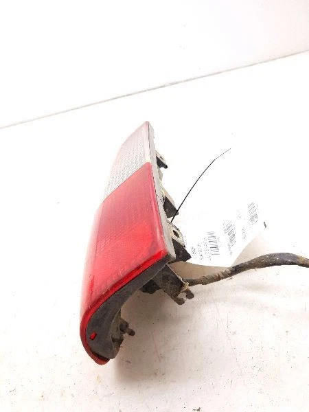 93-98 TOYOTA T100 DRIVER SIDE REAR LEFT TAIL LIGHT ASSEMBLY  - Image 3 of 4