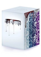 Red Queen 10Th Anniversary Deluxe 5-Book Box Set With Stenciled Edges | Package