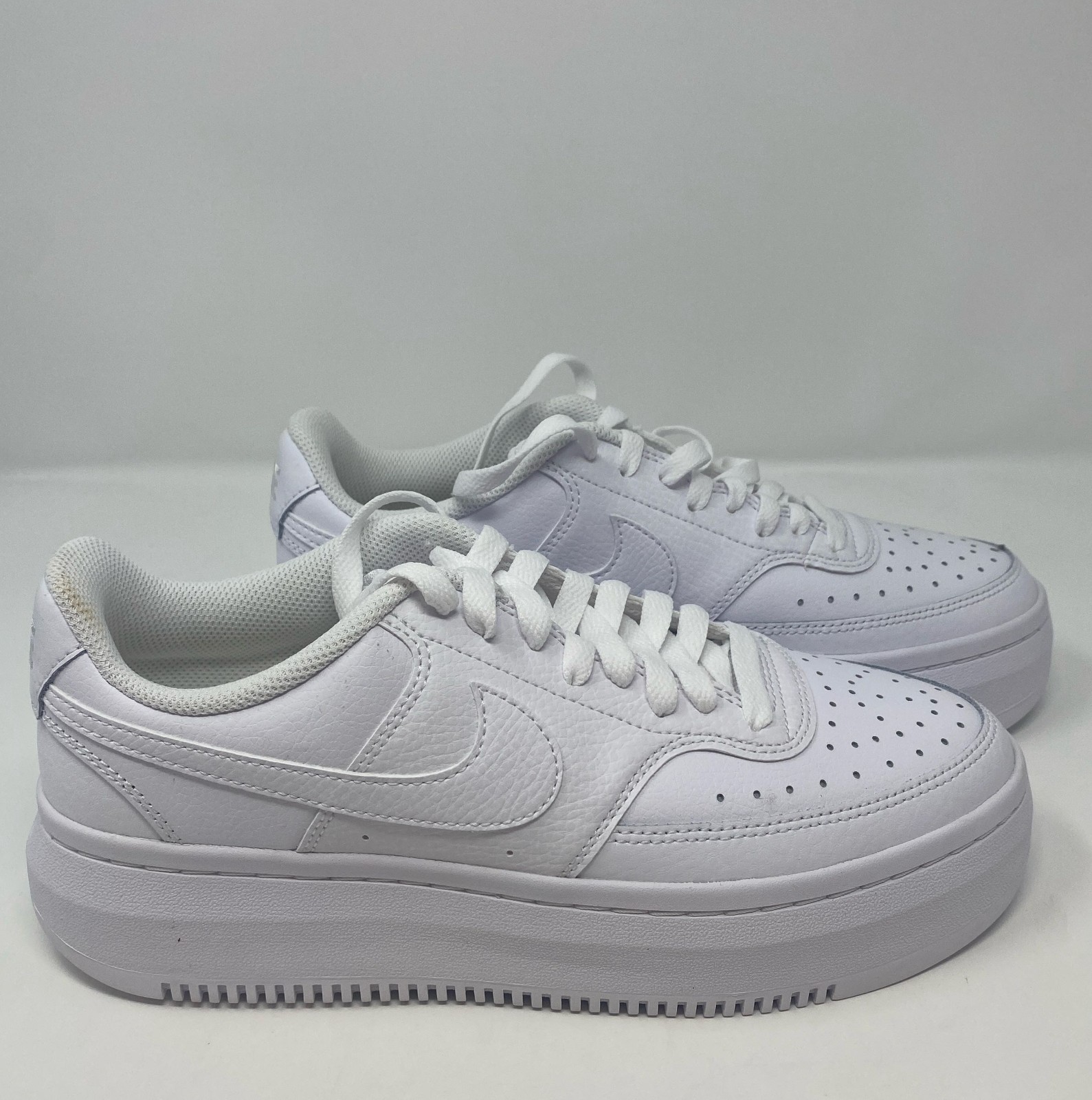 Nike Women’s Court Vision Alta LTR DM0113-100 White Platform Sneakers Size 9.5