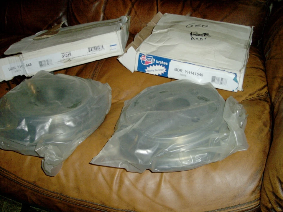 Juego de 2 tambores de freno traseros para Suzuki Swift Chevy Geo Metro Lsi Foto 3 de 3