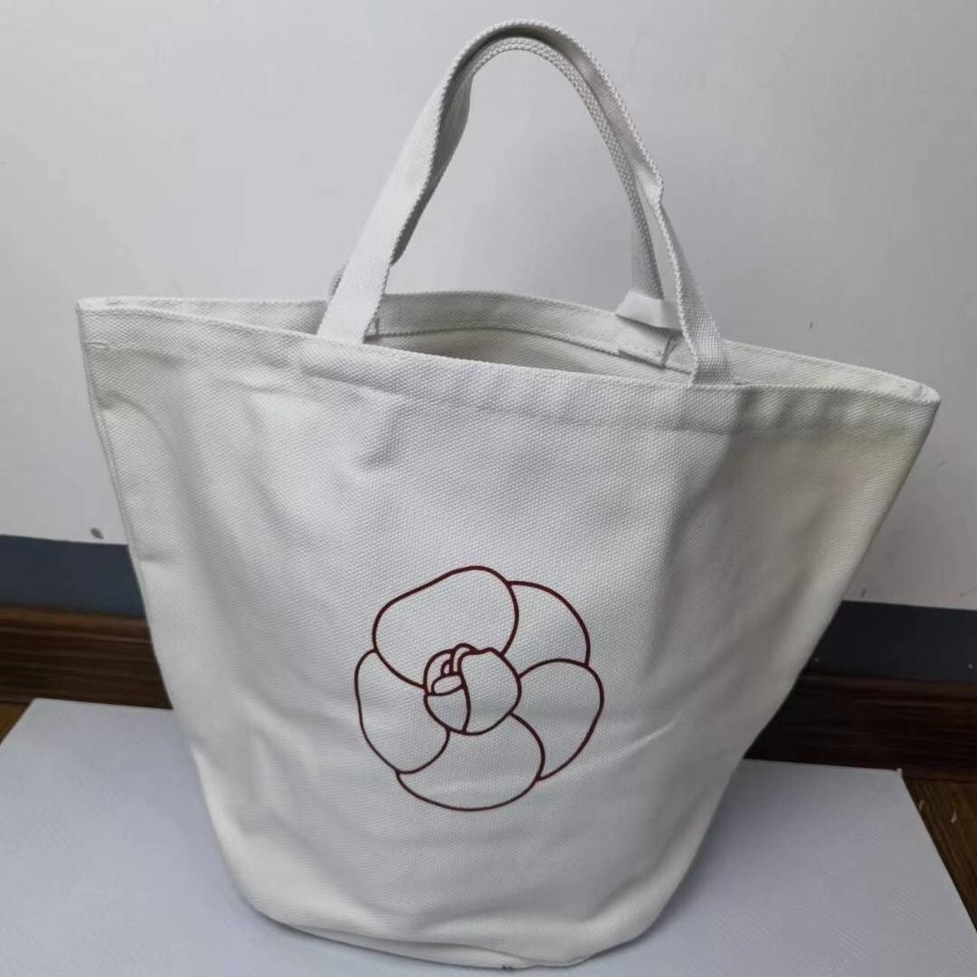 CHANEL BEAUTE Novelty Tote Bag Bucket Shape N°1 DE White