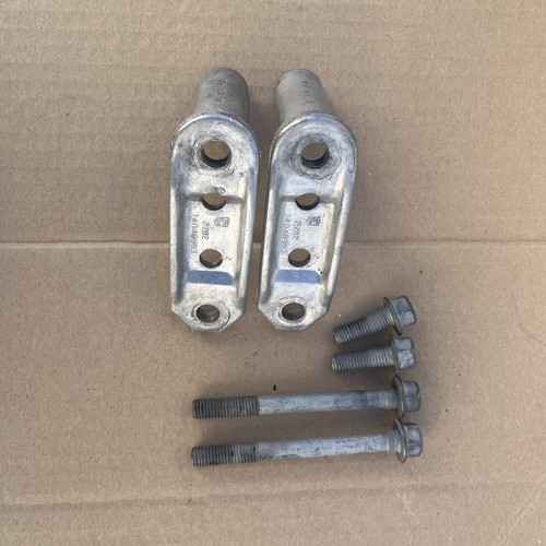 C4 Corvette OEM USED 1984-1996 Rear Spring Anchor Brackets w/Bolts #14048993 - Picture 4 of 6