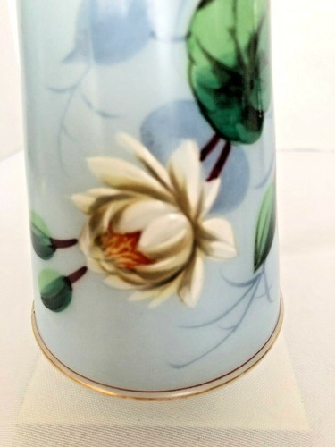 Victorian VASE in SILVERPLATE HOLDER with FLOWER AND BUTTERFLY DECORATIONS - Picture 5 of 12