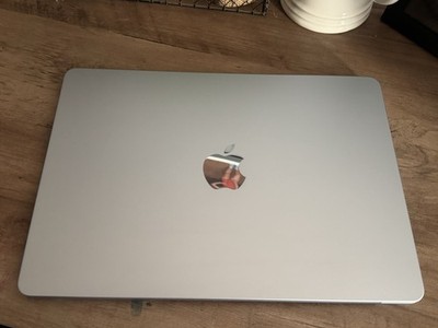 Apple MacBook Air 13'' M4 chip 16GB RAM 256GB SSD Silver 2025 Model
