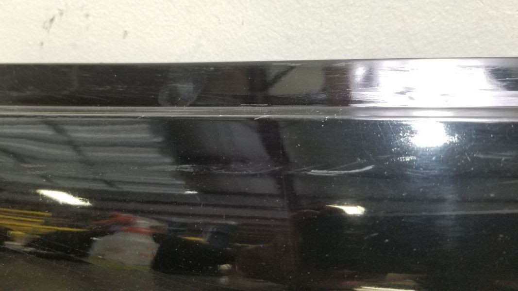 19 2019 MASERATI LEVANTE OEM FRONT DOOR MOULDING BLACK PASSENGER RIGHT 670035235