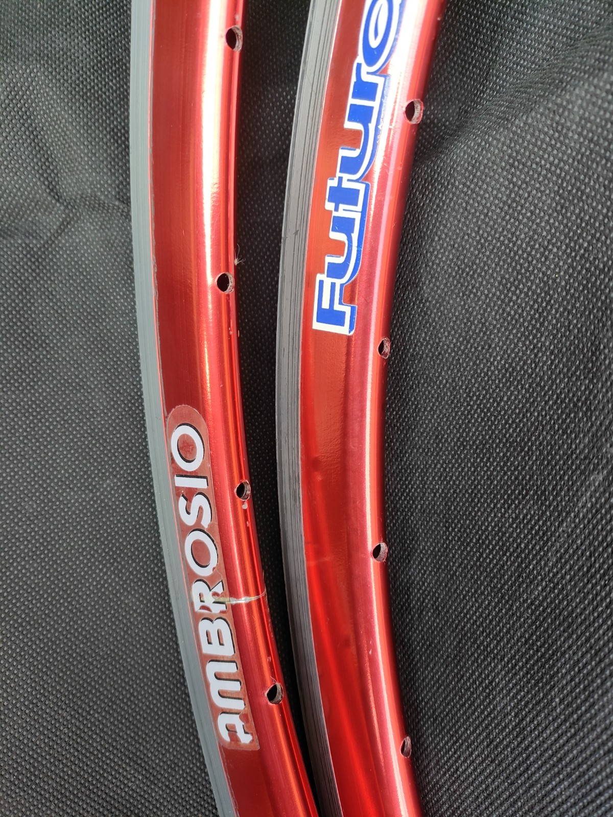 Ambrosio Futura Coppia cerchi bici da corsa 28" 36 fori rossi coppia (2 pz) foto 4
