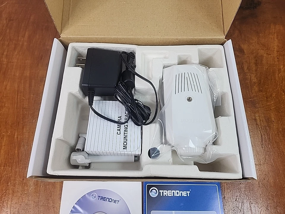 TRENDnet TV-IP501W ProView Wireless Internet Camera Open Box New - Image 3 of 4