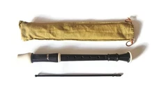 Aulos No 205 Recorder 2 Piece With Yellow Storage Pouch