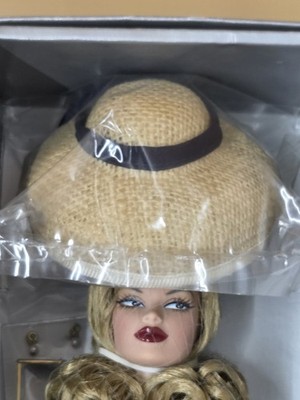 ❣️ロイヤルウースター❣️フィギュリン ダイアナ プレミア2002 美品 レア コールポートフィギュリン【ダイアナ】 - メルカリ