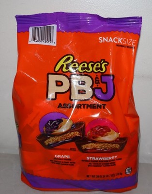 Reese's PB&J Chocolate Snack Cups Candy Assortment, Peanut Butter & Jelly, 39 oz