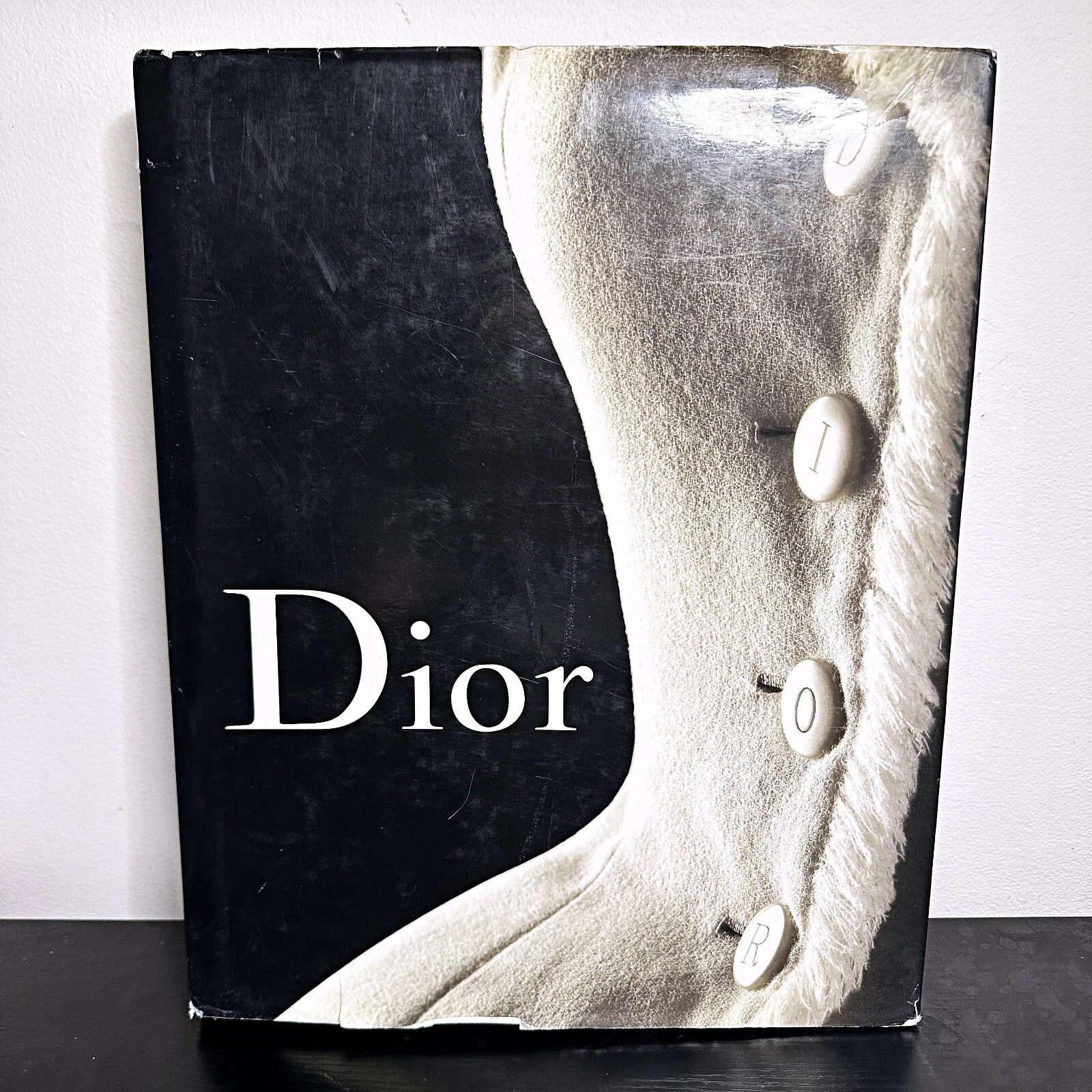 Dior 60ème anniversaire par Farid Chenoune (2007, couverture rigide) acceptable