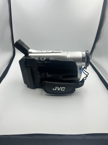JVC GR-AXM18U Camcorder 2.5" LCD Screen 20x Zoom VHS-C VCR Tape With Case - Picture 4 of 16