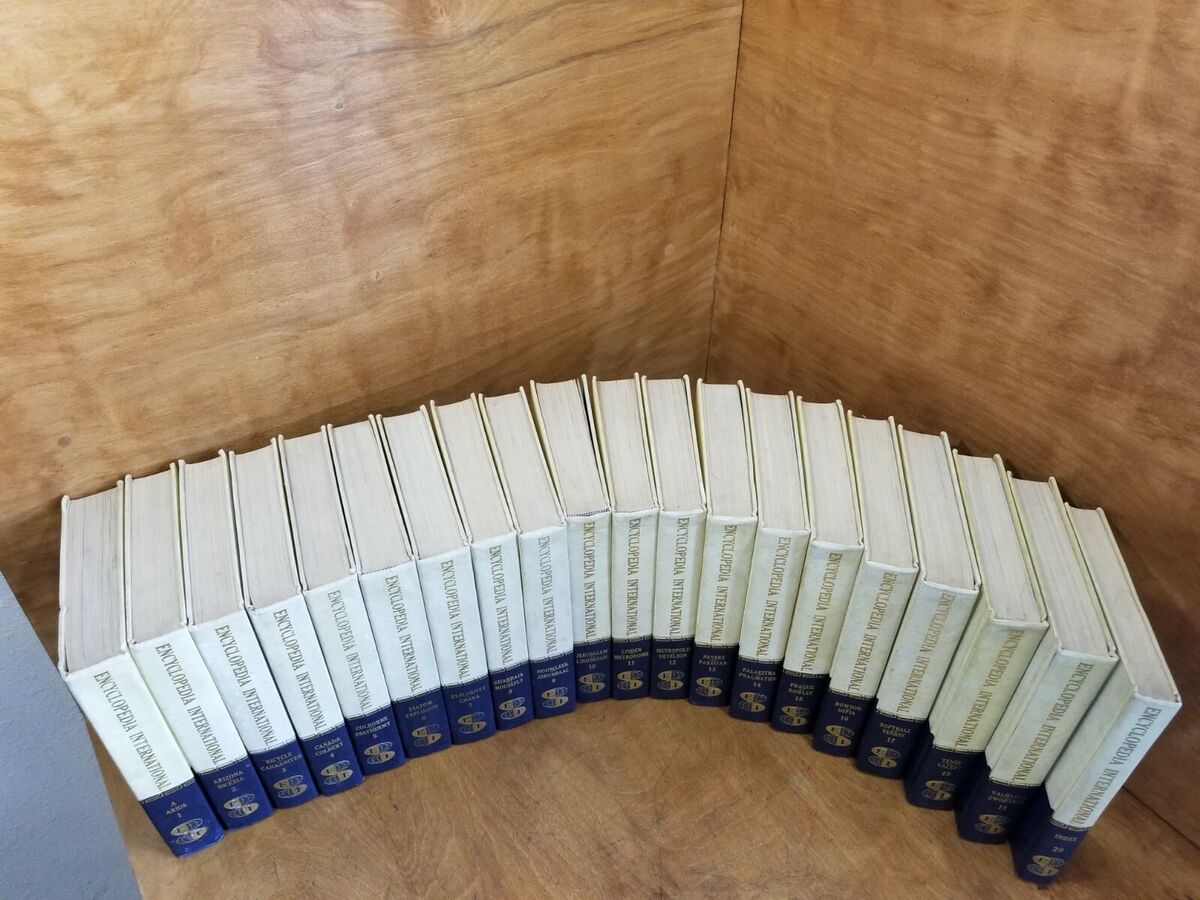 1969 Encyclopedia International EI By Grolier 20 Piece Set 1969 Encyclopedia International EI By Grolier 20 Piece Set