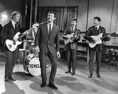 The Tremeloes On The Tv Show Ready Steady Go In 1963 8x10 Photo Zy 955 Ebay