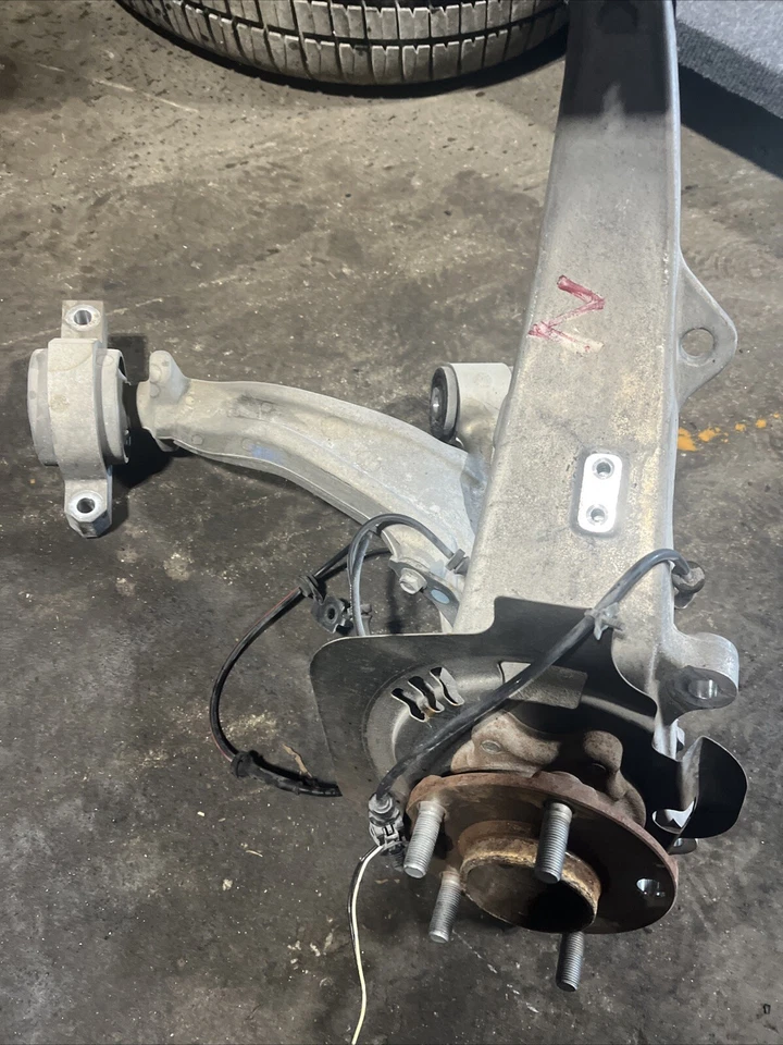 Nissan 370z 2010 2015 eje delantero derecho nudillo cojinete buje brazo Foto 2 de 4