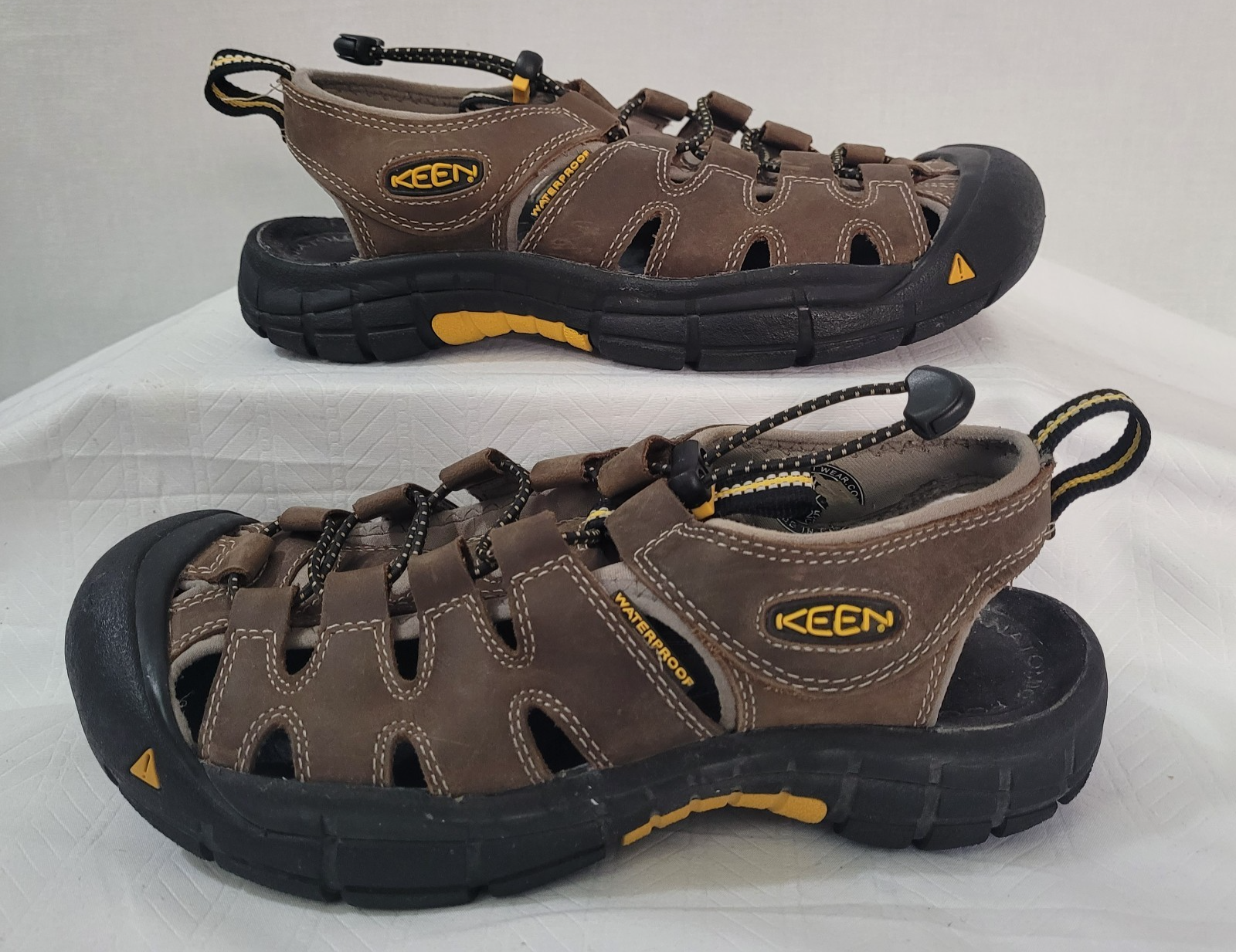 Sandali Keen Newport H2 punta chiusa impermeabili bisonte marrone scarpe da trekking uomo taglia 7