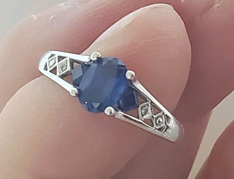 10kt Gold, THL Sapphire & Diamond Ring (2.0g). Size 6.5 (OGJ2327)