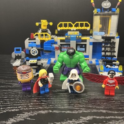 LEGO 76018 - Marvel Hulk Lab Smash - 100% Complete Retired Set