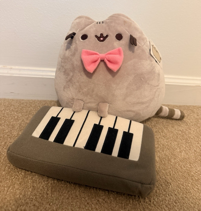 GUND Pusheen Gray Plush Stuffed Cat with Piano Keyboard Accessory 6-14 in