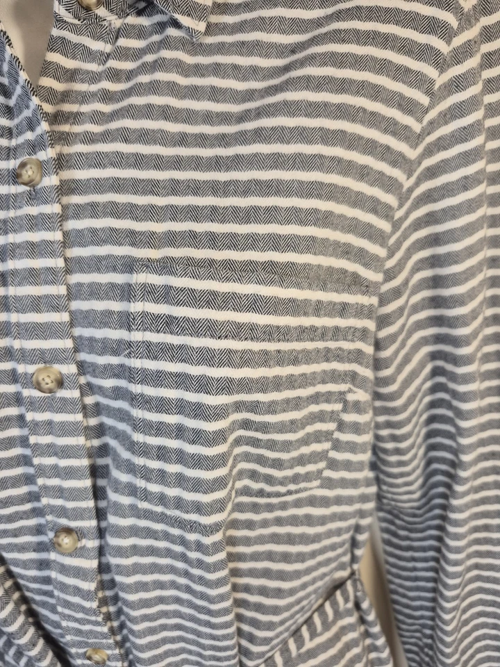 Vestido Camisa Abercrombie & Fitch Manga Larga Botones Corbata Cinturón Rayas, Pequeño, Negro/Blanco Foto 2 de 4