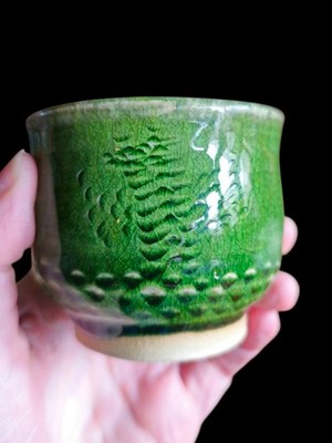 Studio Pottery Ceramic Sake Cup Guinomi Green Crackle Glaze Carved Footed 2.8'' 