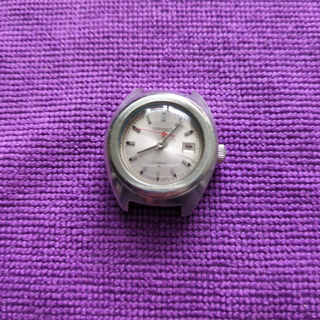 Red as-is Manual Winding Hand Watch For Second Parts/Repair Seiko - vintagewatches.pk