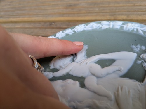 Wedgwood Jasper Ware Lady & Cherub Wall Plaque White on Sage Green - Picture 4 of 7
