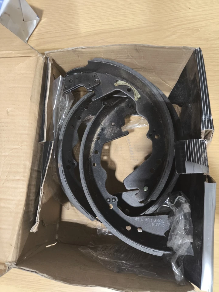 AXS314 Brake Shoes Set for Dodge B2500 W150 W250 Ford E250 E350 F250 F350 - Image 2 of 4