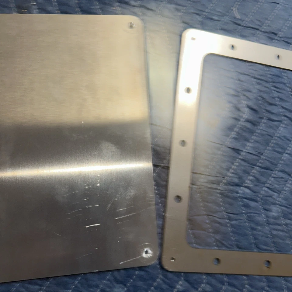 82-92 科迈罗火鸟燃料泵陷阱门铝制检修面板和螺栓 — 第 2/4 张图片