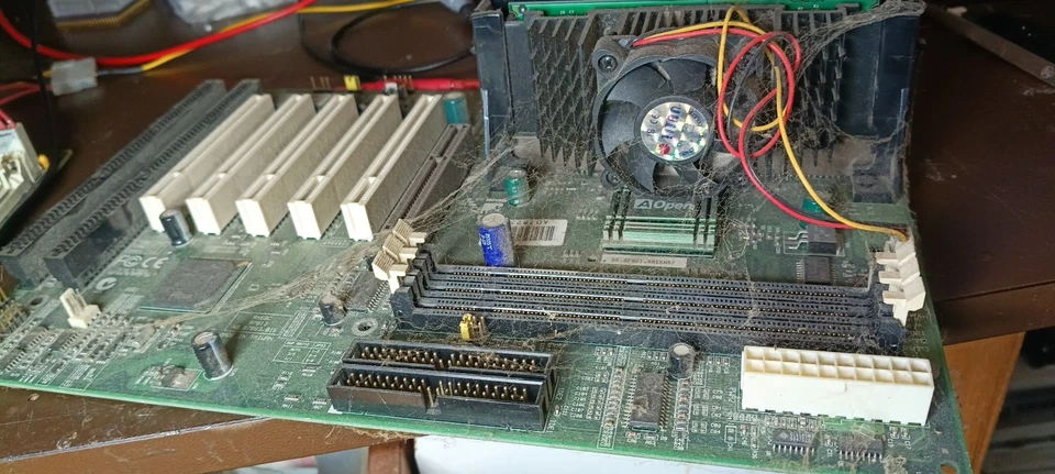 [104] - Motherboard AOPEN AX6BC SLOT 1 SDRAM ISA PCI AGP + CPU + RAM + IO - Immagine 3 di 4