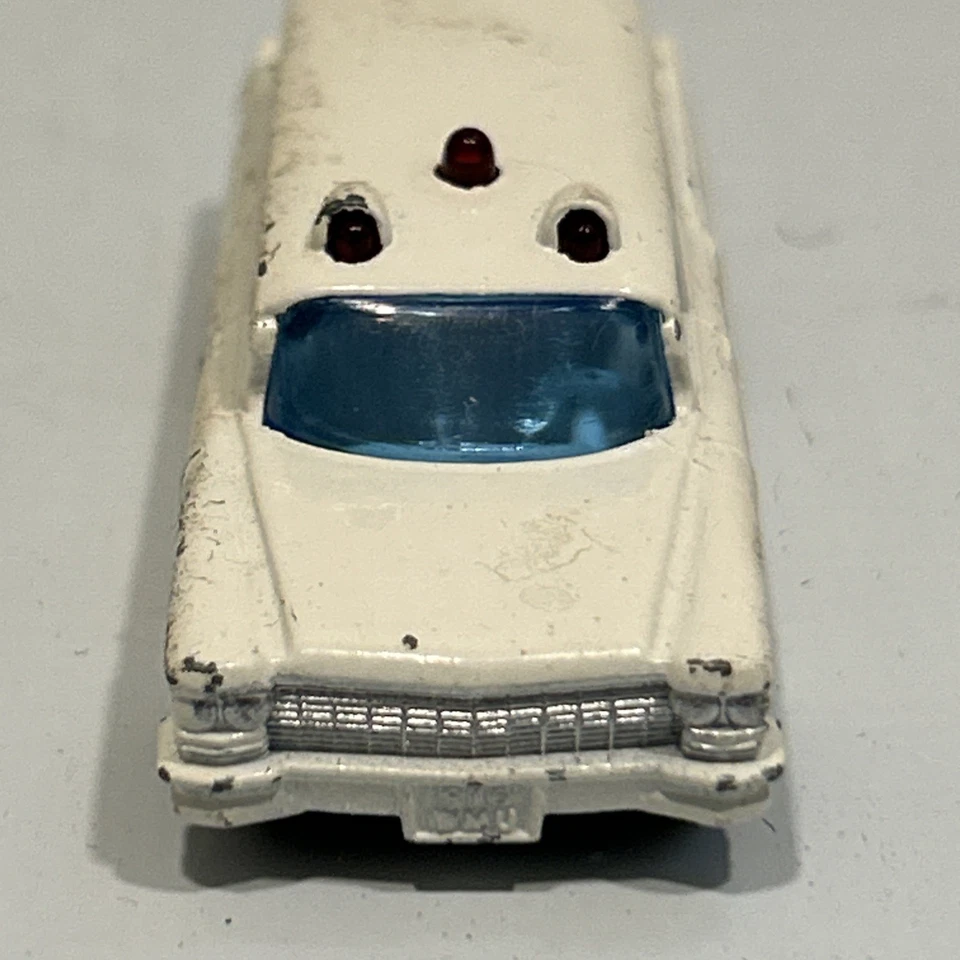 Ambulancia Cadillac No.54 Lesney England Matchbox Coche De Colección Camión Metal Juguete Antiguo Foto 2 de 4