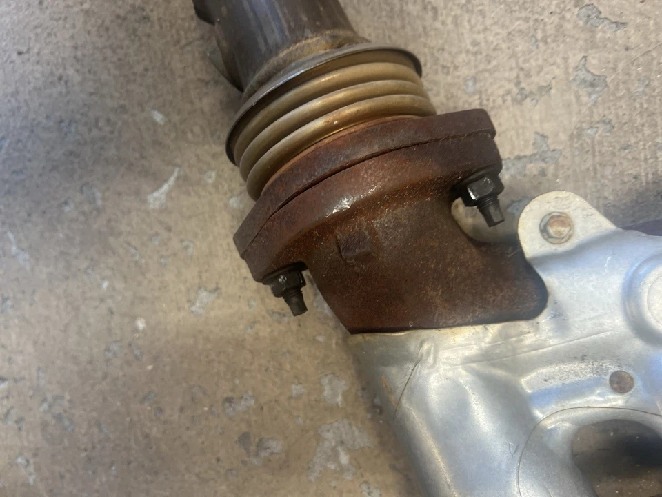 Colector de escape Pontiac G8 GT/Camaro SS 6,0 L 6,2 L L LS3 par OEM con bridas Foto 4 de 4