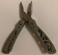 SKIL Small  Multi-Tool Pocket Knife Pliers Tool. Perfect for purse or pocket.