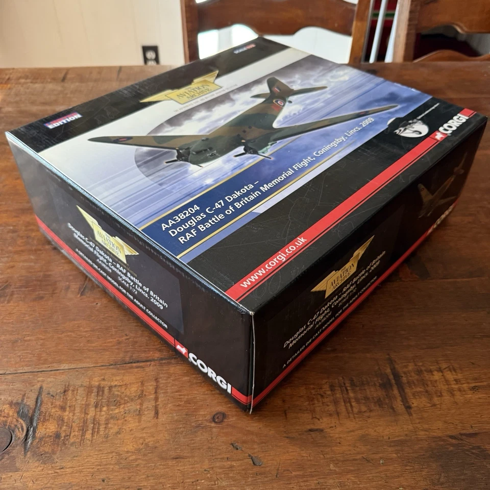 CORGI Aviation Archive Douglas C-47 Dakota AA38204 Battle Of Britain Memorial - Image 2 of 4