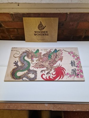 Pyrographie verbrannter Drache und Phönix Wandrelief mit einem Farbtupfer Design