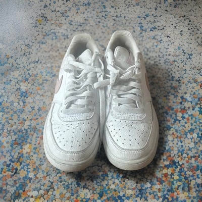 Nike Sneakers Legend Essentials Woman Size 8.5, Active shoes, Home shoes, ect.