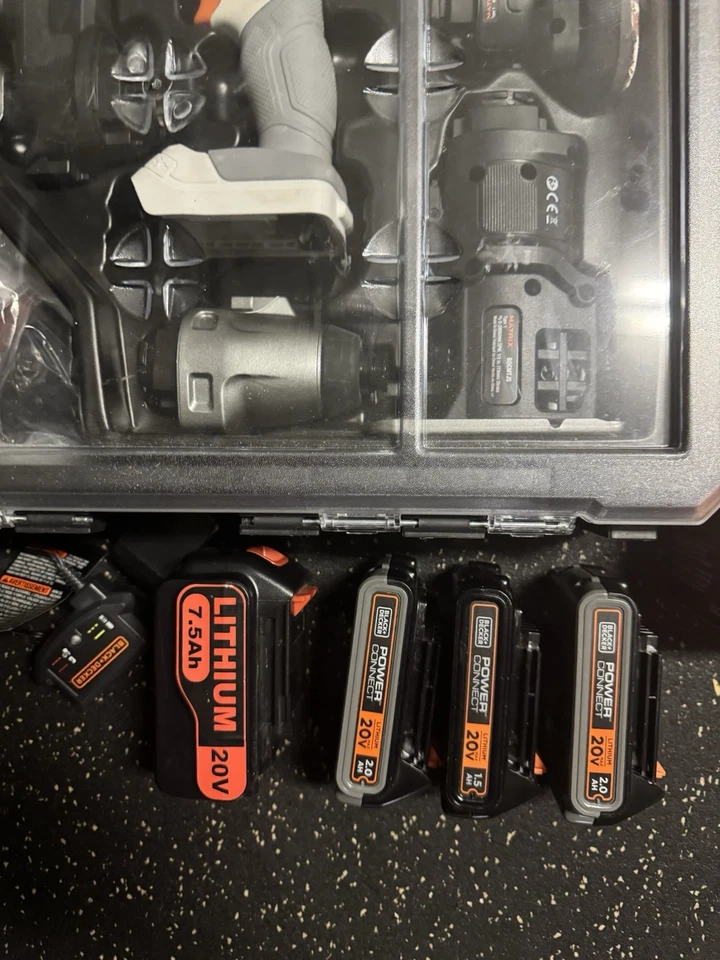BLACK+DECKER 20V MAX MATRIX Cordless Combo Kit, 6-Tool, - BDCDMT1206KITWC Lot - Image 3 of 4