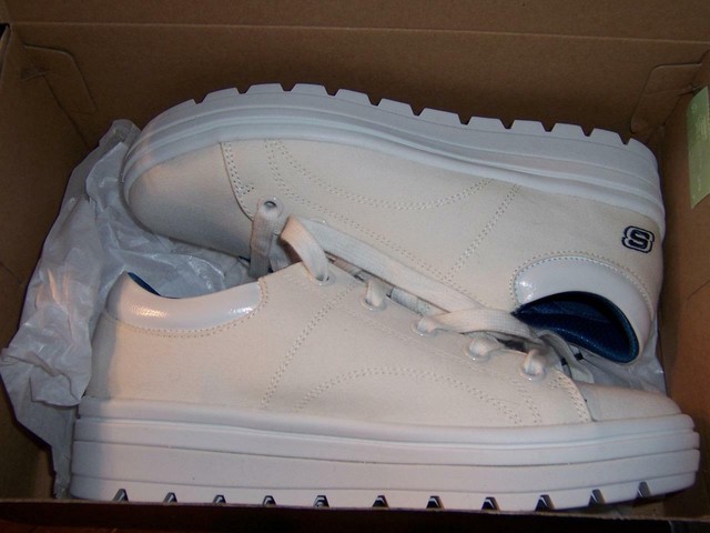 skechers street cleat white
