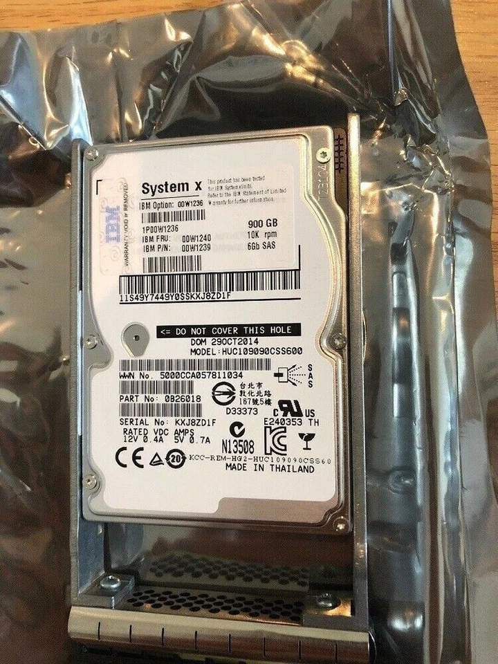 IBM 00W1236 00W1240 00W1239 900GB SAS 6Gbps 10K RPM 2.5" Hard Drive for DS3524 - Image 2 of 4