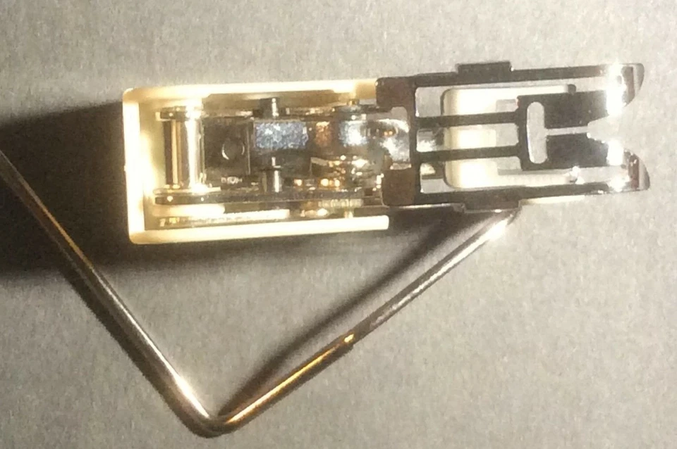 Pie para caminar de alimentación uniforme que se adapta a la máquina de coser Elna para la mayoría de los modelos Foto 3 de 4