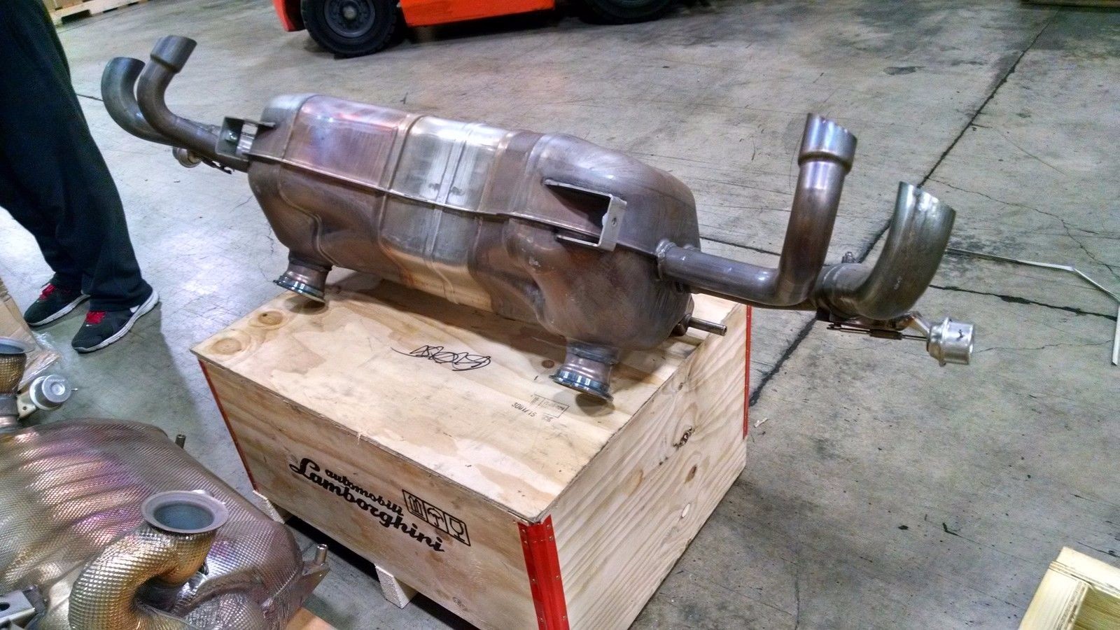 LAMBORGHINI HURACAN OEM STOCK FACTORY EXHAUST MUFFLER 