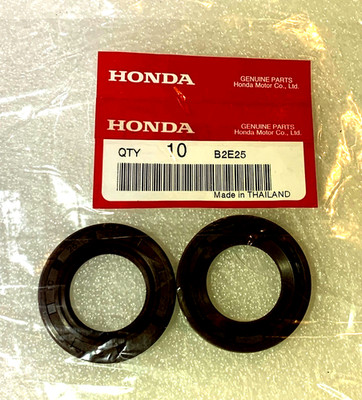 Honda OEM Crankshaft Oil Seals 2ea bulk 30X44X7 GX120 GX160 GX200 91205-ZA0-003