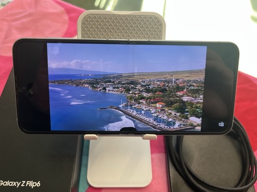 Samsung Galaxy Z Flip 6 256gb 5G BLUE - line In Screen! - Picture 8 of 8