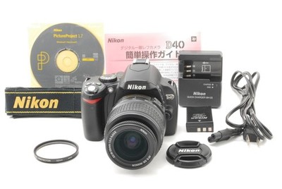 Nikon D40 DSLR Camera w/AF-S DX Nikkor 18-55mm f/3.5-5.6G II Lens