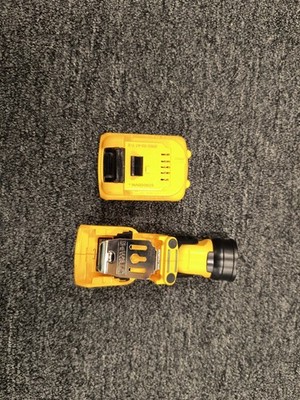 DEWALT 12V MAX LED Work Light, Hand Held DCL510, Yellow With Battery F2