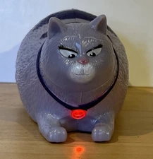 2019 The Secret Life Of Pets 2 Chloe Cat Figure McDonald's Happy Meal Toy Figure